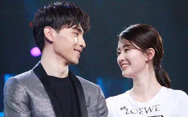 cp明星,揭秘CP明星的甜蜜瞬间与粉丝狂热