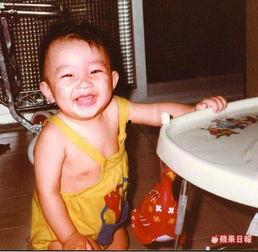 炎亚纶小时候的照片,炎亚纶童年照片中的纯真瞬间