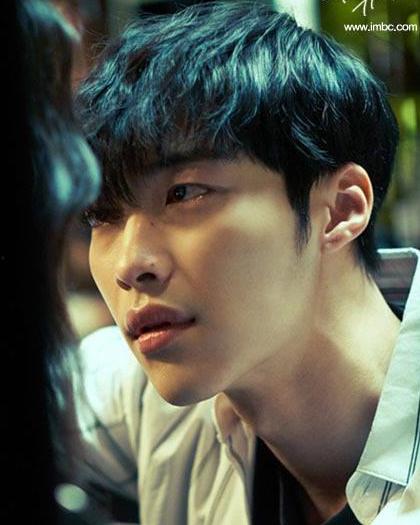 权时贤个人资料,才华横溢的青年才俊，引领时代潮流的先锋人物