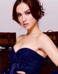 刘碧丽家庭背景,出身寒门逆袭人生，揭秘她的家庭背景与奋斗历程