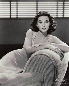 裸身女明星,美丽与争议的交织