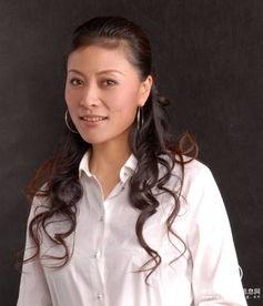 岳红的资料,从舞台到荧幕，演绎人生百态的璀璨明星