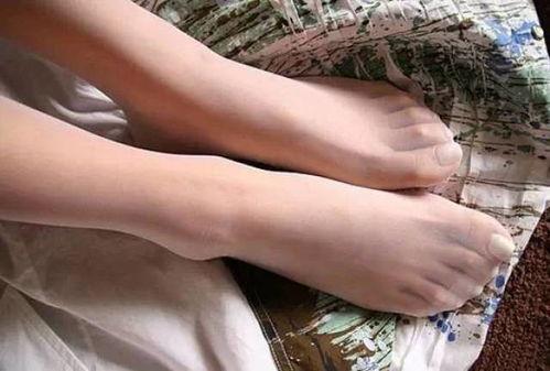 洗丝袜照片,细节捕捉生活之美