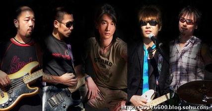 摇滚歌词娱乐圈,歌词中的光影世界